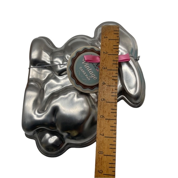 Nordic Ware 3D Aluminum Stand Up Rabbit Cake Pan Easter Bunny Vintage Inspired - Picture 6 of 12